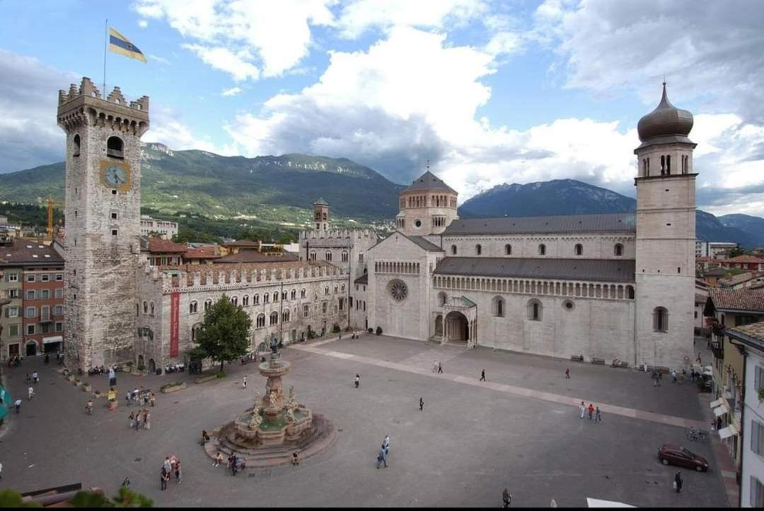 B&B And Apartments Al Duomo Тренто Екстериор снимка